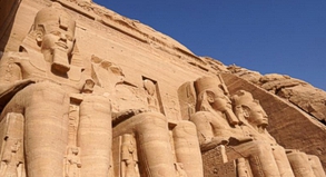 Tempel in Abu Simbel: Preislich bleibt Ägypten in den neuen Sommerkatalogen auf dem Niveau des Vorjahres