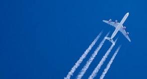 Meist gute Noten fürs Fliegen: Passagiere aus Deutschland loben besonders Sicherheit und Sauberkeit