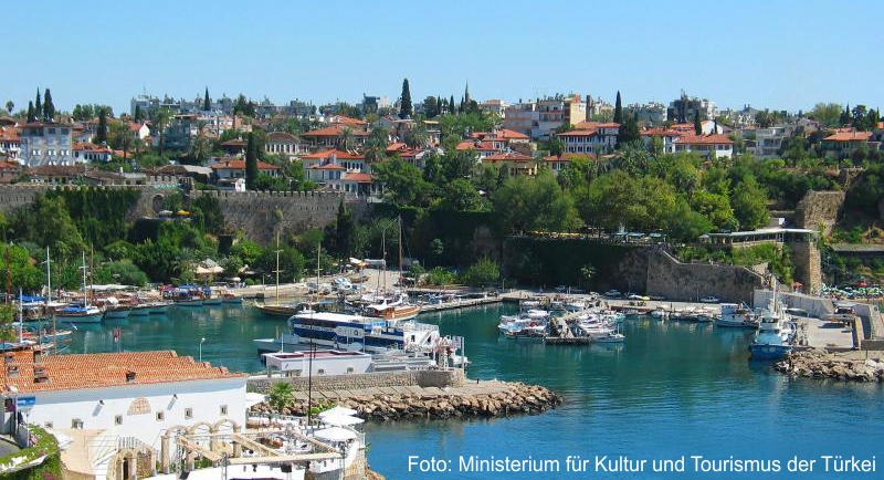 Derzeit liegen die Buchungen für die Türkei rund 25 Prozent unter dem Vorjahreswert. Auch die Küstenorte wie Antalya haben zu kämpfen