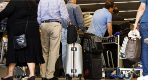 Warten, warten, warten: USA-Reisende brauchen derzeit starke Nerven.