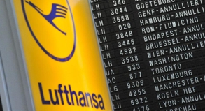 Wegen des angekündigten flächendeckenden Warnstreiks streicht die Lufthansa für Donnerstag sämtliche Deutschland- und Europaflüge.##Foto: Boris Roessler Wegen des angekündigten flächendeckenden Warnstreiks streicht die Lufthansa für Donnerstag sämtliche Deutschland- und Europaflüge.