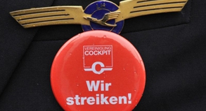 Die Vereinigung Cockpit hat ihre Mitglieder zu einem eintägigen Streik bei der Lufthansa aufgerufen. Deutschlandweit werden am Mittwoch ganztägig Kurz- und Mittelstreckenflüge bestreikt##Foto: Boris Roessler Die Vereinigung Cockpit hat ihre Mitglieder zu einem eintägigen Streik bei der Lufthansa aufgerufen. Deutschlandweit werden am Mittwoch ganztägig Kurz- und Mittelstreckenflüge bestreikt