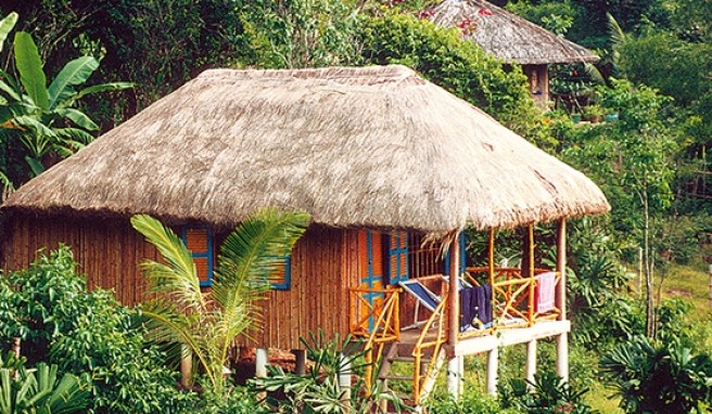 An der Ostküste der gebirgigen Tropeninsel Tioman in Malaysia liegt Juara Beach.