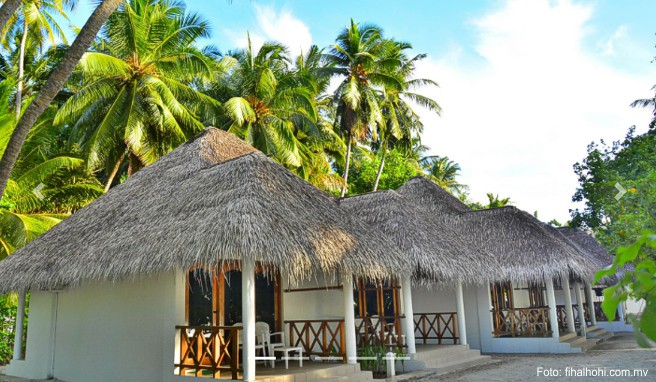 Mit 12 exklusiven Overwater-Bungalows lässt das »Fihalhohi Island Resort« im Süd-Male-Atoll keine Wünsche offen