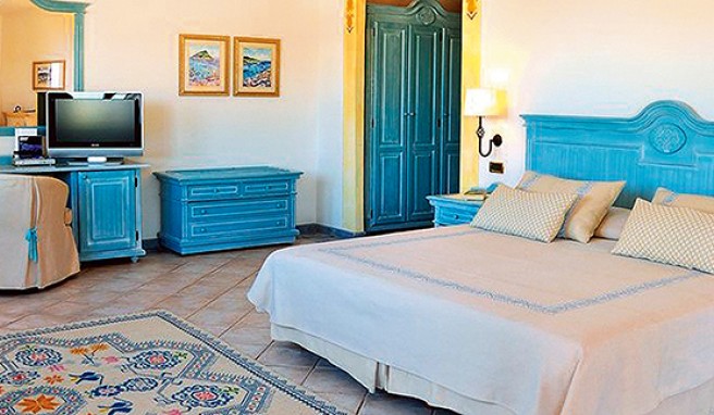 Direkt am schönsten Strandabschnitt der Costa Smeralda auf Sardinien / Italien liegt das Hotel »Abi d'Oru«