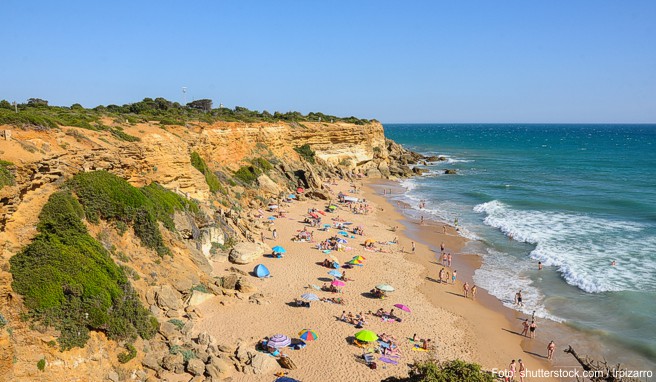 Das Fuerte Conil liegt ein Kilometer vom weißen Dorf Conil entfernt am Strand