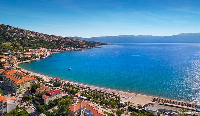 Direkt an der Promenade von Baška auf der Insel Krk liegt die Atrium Residence Baška