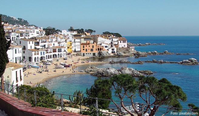 Das frühere Fischerdorf Calella de Palafrugell punktet mit seinem kleinen Stadtstrand