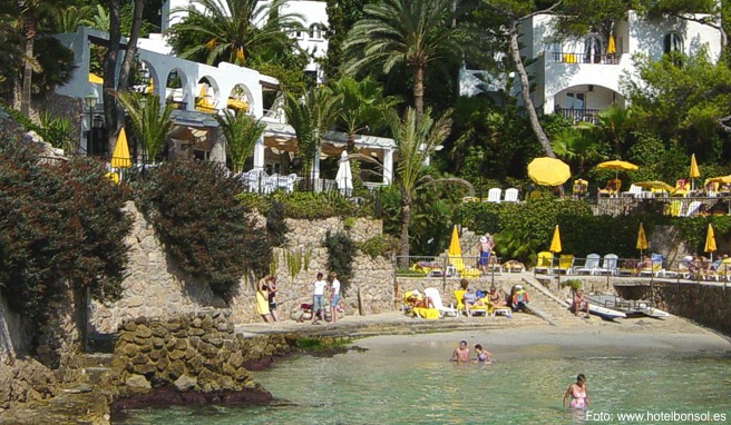 Das familiengeführte Hotel »Bon Sol« liegt an einer eigenen Badebucht unweit von Palma de Mallorca