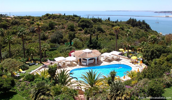 Das Hotel Casabela hat eine tolle Lage und eine ebenso schöne Aussicht##Foto: hotel-casabela.com Das Hotel Casabela hat eine tolle Lage und eine ebenso schöne Aussicht