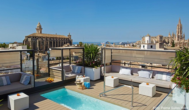 Von der Terrasse des Palma Suites Hotels hat man einen herrlichen Blick auf die Stadt Palma