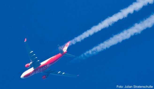 Air Berlin  Fluggesellschaft gibt Flüge an Niki und Tuifly ab