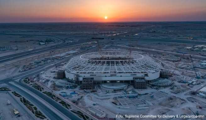 Al-Rayyan-Stadion in Katar - eines von acht Spielstätten während der Fußball-WM 2022 in dem Emirat