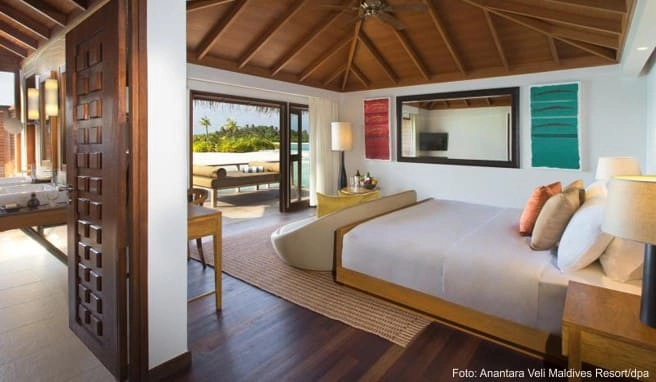 Das Anantara Veli Maldives Resort bietet einen Jahresaufenthalt zu einem Fixpreis an. 30.000 Dollar (rund 25.000 Euro) kostet die Unterbringung in einem Bungalow für zwei Personen Das Anantara Veli Maldives Resort bietet einen Jahresaufenthalt zu einem Fixpreis an. 30.000 Dollar (rund 25.000 Euro) kostet die Unterbringung in einem Bungalow für zwei Personen