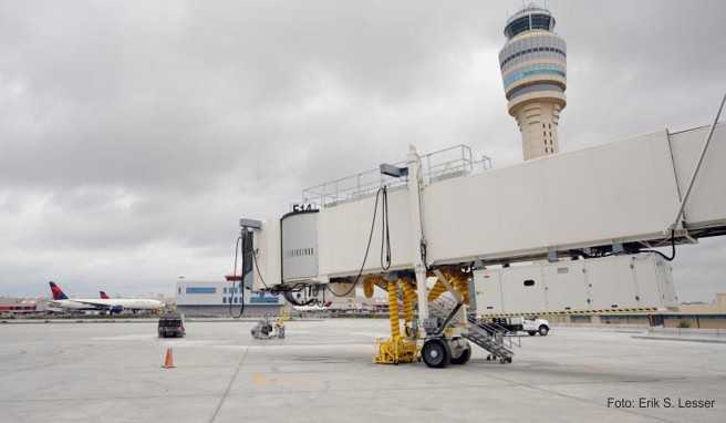 Flughafenwissen  Wo befindet sich der größte Flughafen der Welt