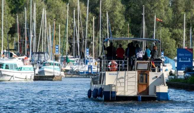 Hausboot im Einsatz: Waren an der Müritz ist das Zentrum des Wassertourismus