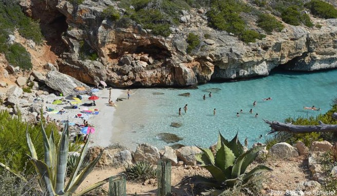 Spanien - hier die Caló des Moro bei Santanyí auf Mallorca - wird auch im Sommer 2018 wieder viele deutsche Urlauber anlocken