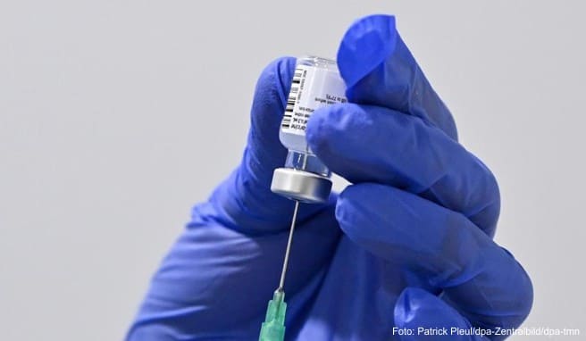 Mit der Corona-Impfung zu mehr Reisefreiheit? Einige Länder nehmen die Auflagen wie Testpflicht und Quarantäne für Geimpfte zumindest zurück
