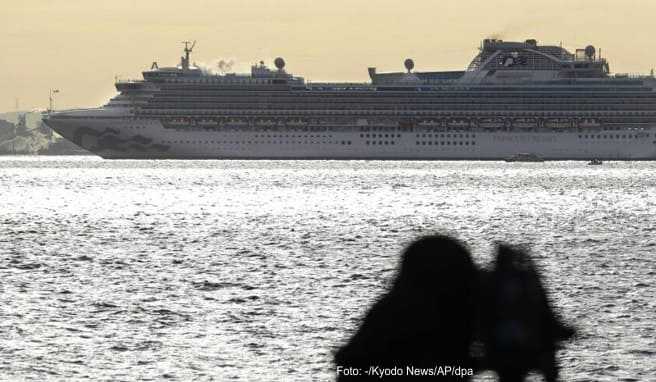 Japan lässt Tausende von Passagieren auf einem Kreuzfahrtschiff auf das neue Coronavirus hin untersuchen. Hier die «Diamond Princess»