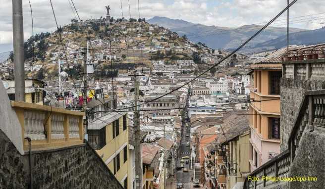 In Ecuador müssen Urlauber mit Einschränkungen rechnen - im Großraum Quito etwa führen Demonstrationen derzeit zu einem Stillstand des öffentlichen Verkehrs