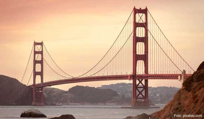 Die Golden Gate Bridge in San Francisco ist ein beliebtes Reiseziel in den USA Die Golden Gate Bridge in San Francisco ist ein beliebtes Reiseziel in den USA