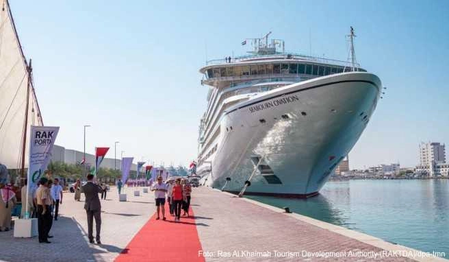 Die «Seabourn Ovation» in Ras al-Khaimah - das kleine Emirat am Persischen Golf hat nun auch ein Kreuzfahrtterminal