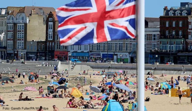 Corona-Bestimmungen  England kündigt kürzere Quarantäne für Einreisende an