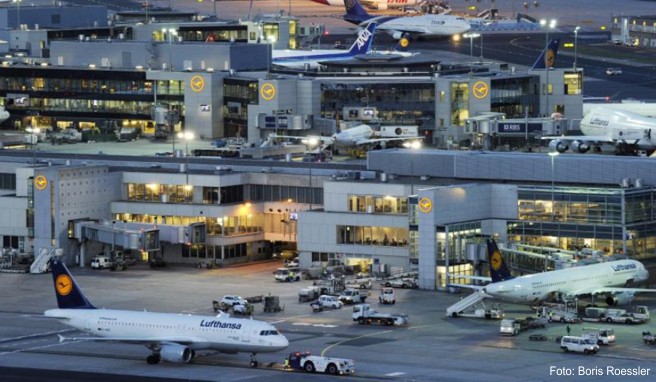 Am Flughafen  Mindestzeit plus Puffer zum Umsteigen einplanen