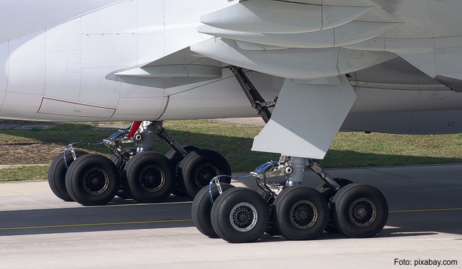 Recht auf Reisen Flugverspätung wegen beschädigten Reifens