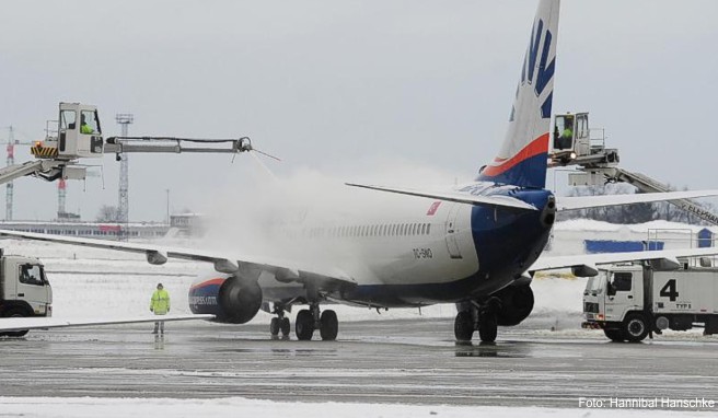 Bei einer Flugverzögerung wegen einer Enteisung steht Passagieren eine Entschädigung zu