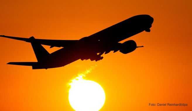 Pauschalreisende können ihre Ansprüche auf Erstattung bei einem annullierten Flug nur beim Reiseveranstalter stellen, nicht aber bei der Fluggesellschaft