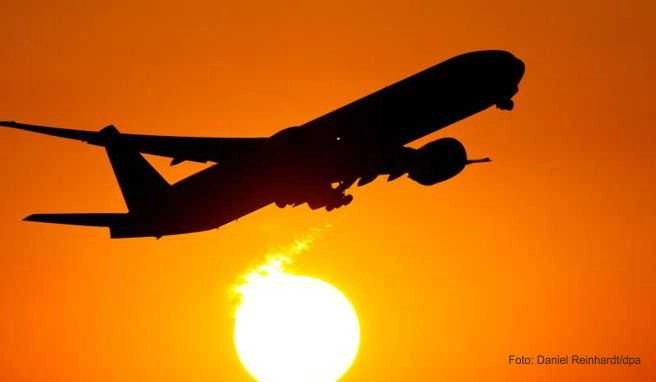 Pauschalreisende können ihre Ansprüche auf Erstattung bei einem annullierten Flug nur beim Reiseveranstalter stellen, nicht aber bei der Fluggesellschaft Pauschalreisende können ihre Ansprüche auf Erstattung bei einem annullierten Flug nur beim Reiseveranstalter stellen, nicht aber bei der Fluggesellschaft