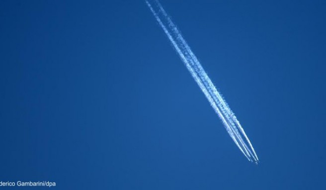 Fliegen  Was verraten Kondensstreifen?