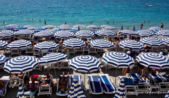 Baden in Nizza: Wenn der erhoffte Badeurlaub ins Wasser fällt, müssen Pauschalurlauber mit hohen Stornokosten rechnen