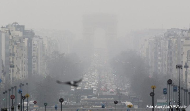 Feinstaubalarm  Paris und Lille nur mit besonderer Plakette befahrbar