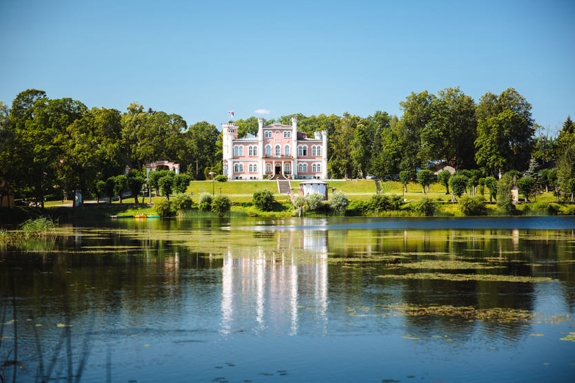 Bit´rni Palast Gauja National Park in Lettland