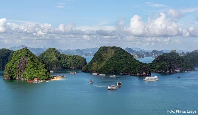 Halong-Bucht in Vietnam. Vor vielen Fernreisen sollten sich Urlauber von einem Tropenmediziner beraten lassen