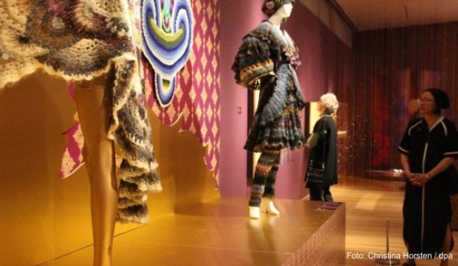 New York  Handgemachte Hippie-Mode im Museum