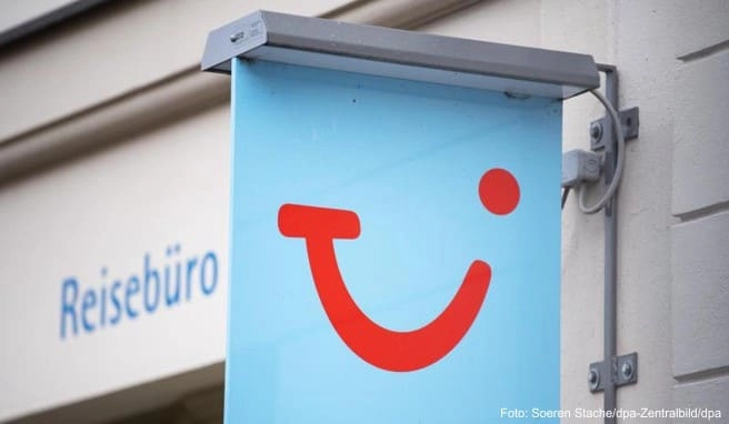 Der Reisekonzern Tui hofft auf die Sommersaison 2021. Corona-Schnelltests und Impfungen könnten das Reisen dann wieder sicher machen Der Reisekonzern Tui hofft auf die Sommersaison 2021. Corona-Schnelltests und Impfungen könnten das Reisen dann wieder sicher machen