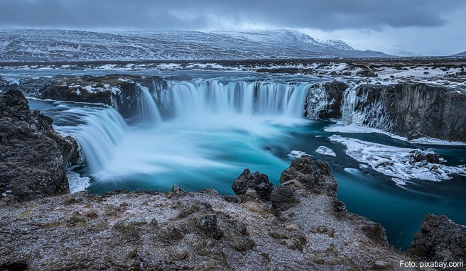 Wasserfälle in Island sind auch im Winter ein beliebtes Fotomotiv