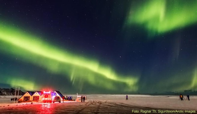 Der Winter ist auf Island die günstigere Jahreszeit. Zwar sind die Temperaturen eisig, dafür lassen sich Polarlichter beobachten