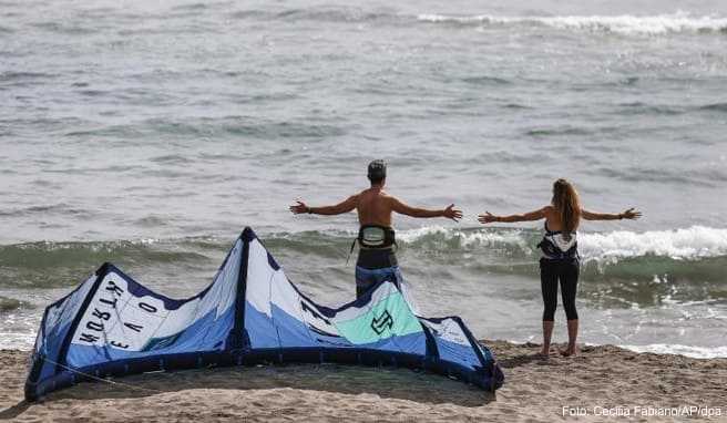 Soziale Distanz im Meer? Italien will die Strände wieder öffnen