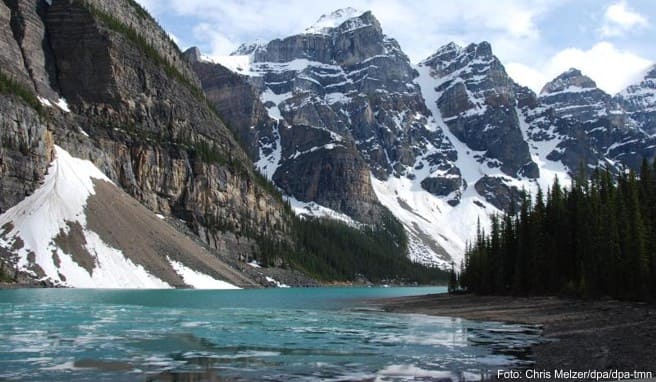 Der Moraine Lake im Banff-Nationalpark in der Provinz Alberta: Kanadas Nationalparks sind im Sommer oft hochfrequentierte Sehenswürdigkeiten