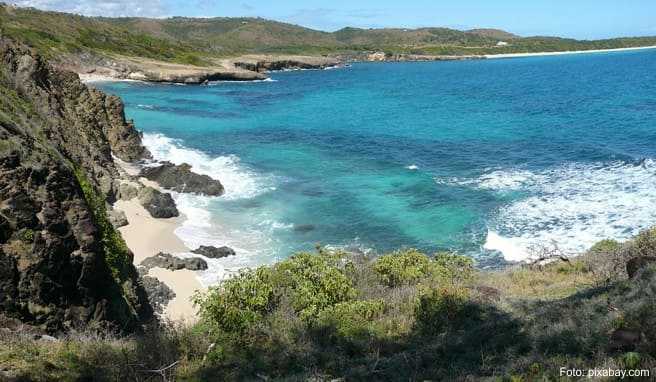 Traumstrände wie dieser auf der Insel Martinique sind bald wieder geöffnet