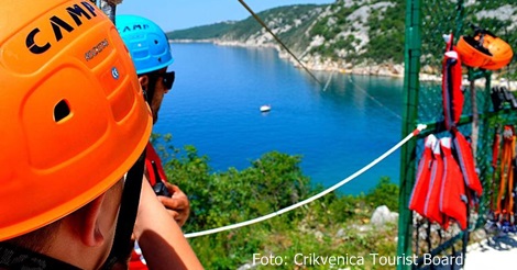 Kroatien  Neue Zipline-Strecke über dem Meer in Crikvenica