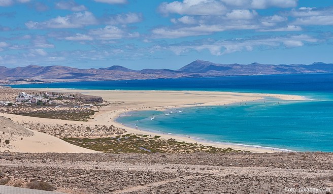 Auf Lanzarote sind vor allem die Küste bei Caleta de Famara und die kleine Insel La Graciosa betroffen