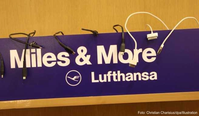 Viele Stammkunden der Lufthansa haben in den vergangenen Tag Post von ihrer Airline erhalten, denn die will ihr Loyalitätsprogramm «Miles & More» kräftig umbauen Viele Stammkunden der Lufthansa haben in den vergangenen Tag Post von ihrer Airline erhalten, denn die will ihr Loyalitätsprogramm «Miles & More» kräftig umbauen