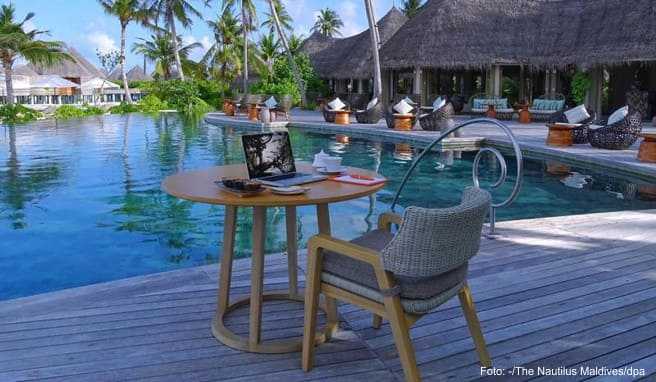 Ein Hotel auf den Malediven, das coronabedingt wochenlang geschlossen war, will mobil arbeitende Gäste als Kunden gewinnen