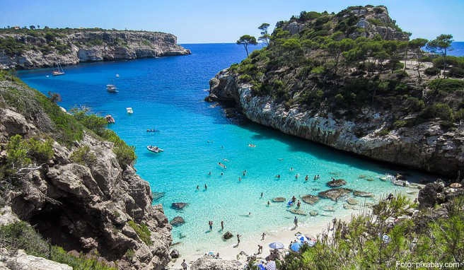 Wer Badeurlaub auf Mallorca macht, nimmt in der Regel das Flugzeug - ein Problem für das Klima