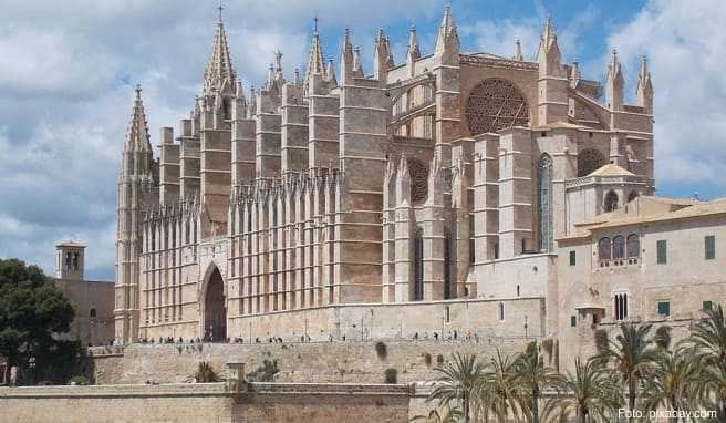 Die Kathedrale von Palma zählt zu den großen Sehenswürdigkeiten Mallorcas Die Kathedrale von Palma zählt zu den großen Sehenswürdigkeiten Mallorcas